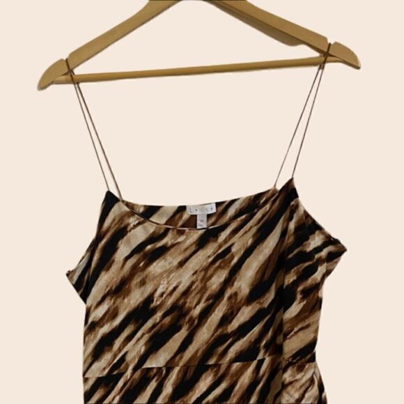 Leith Ruched Faux Wrap Dress - Picture 5 of 10